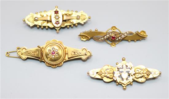 4 x 9ct gold bar brooches